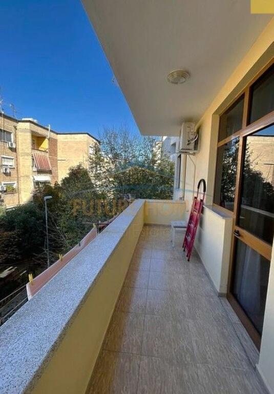 Qira, Apartament 1+1, Prane Stacionit te Trenit