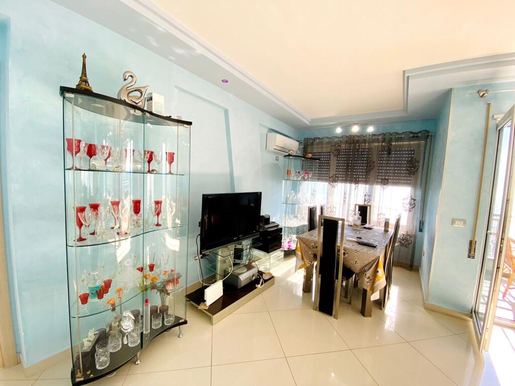 Jepet apartament me qera 2+1+2 me pamje fantastike nga deti ne vollga durres