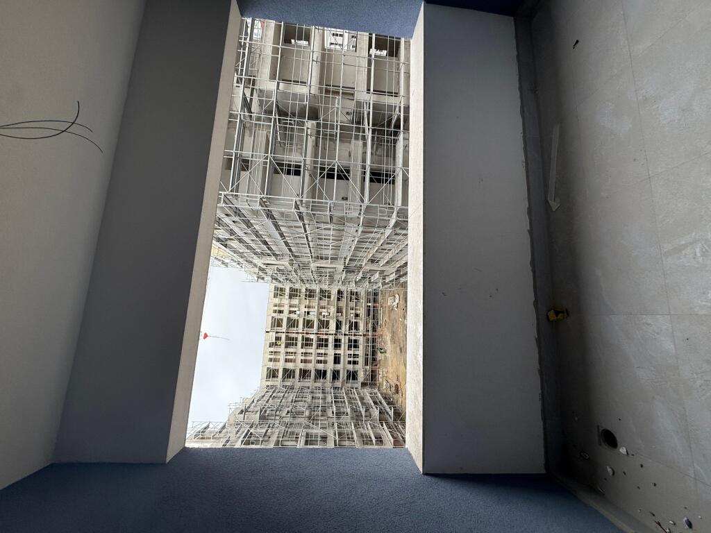 Shitet 1+1 te Univers City