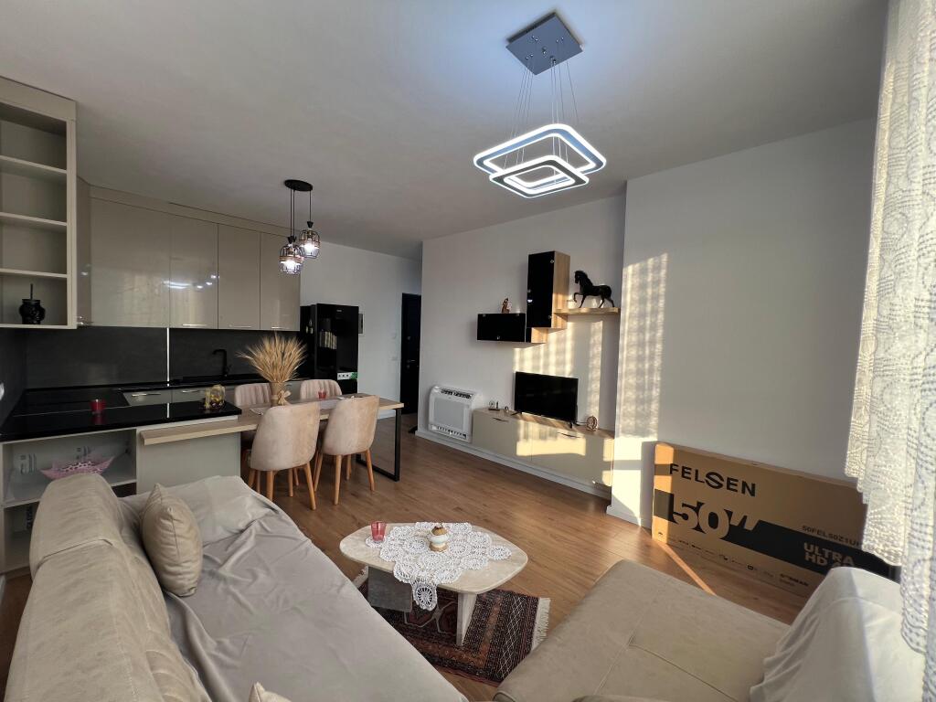 📣 SUPER RENT Apartment 1+1 📍 Bulevardi i Ri, Tirana ✨   🏢 New Building  🪜 3rd Floor (With Elevator)  🛋️ Furnished With Modern Conditions  ✅ Never Lived In Before   💶 Price 550€  