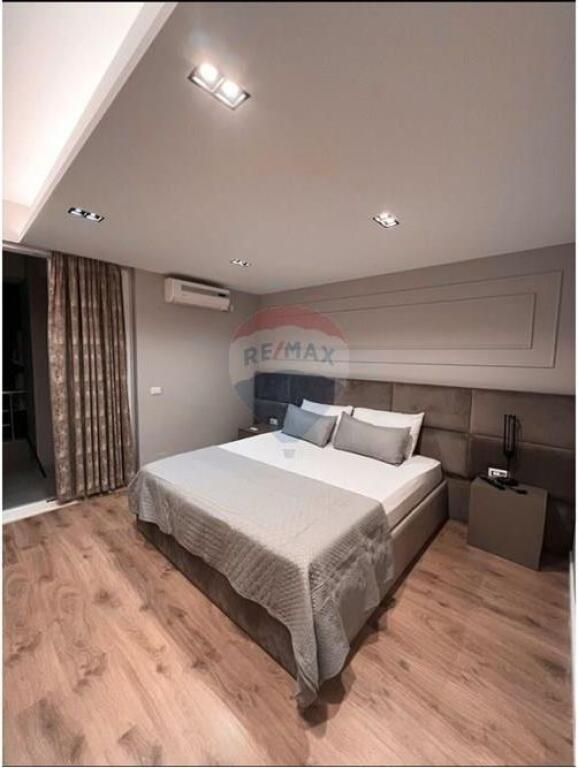 Apartament ne shitje te Bulevardi i ri te stacioni i Trenit.