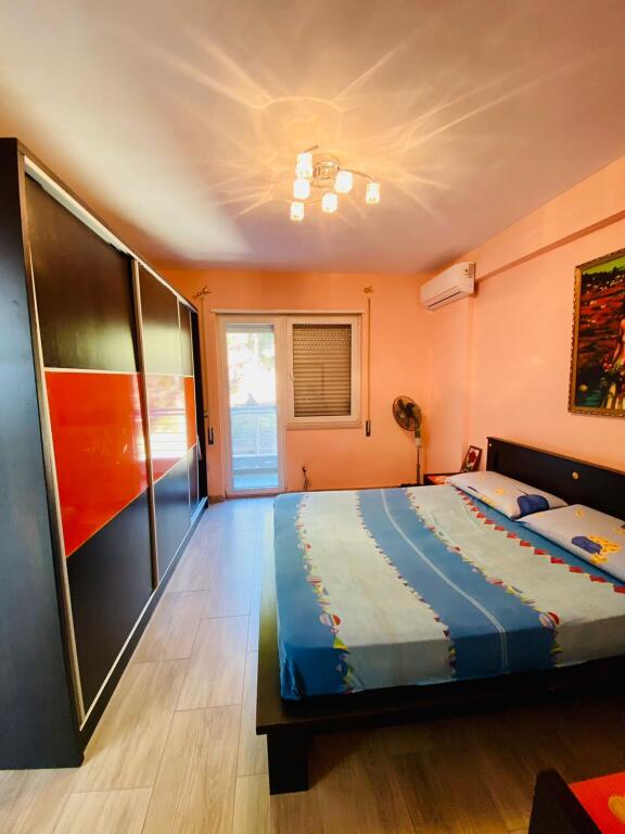 Jepet apartament me qera 2+1+2 me pamje fantastike nga deti ne vollga durres