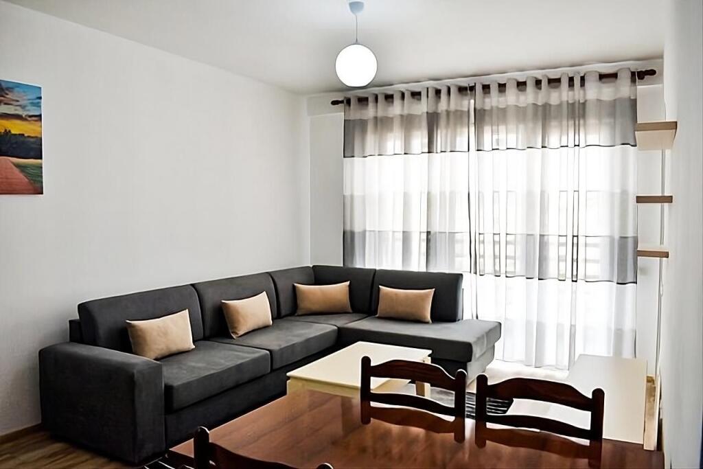 Apartament me qira – 📍 Përballë “Zojës së Këshillit të Mirë”, ngjitur me Kupolën!!!