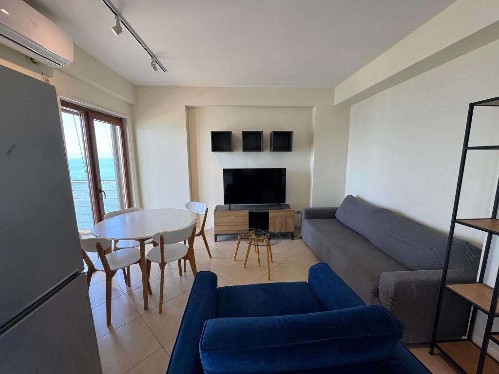 Jepet apartament me qera 3+2+4 Vollga Durres