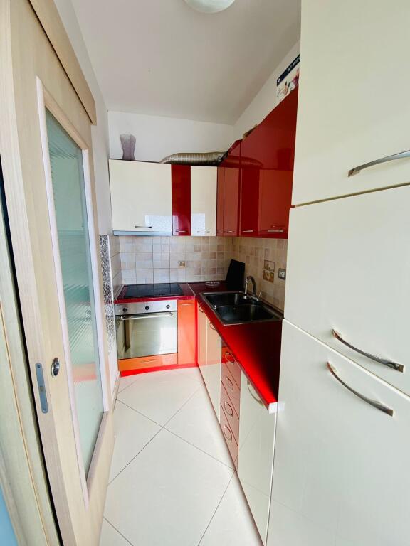 Jepet apartament me qera 2+1+2 me pamje fantastike nga deti ne vollga durres