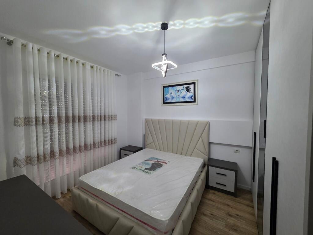 Laprak Jepet Apartament 2+1 Me Qera