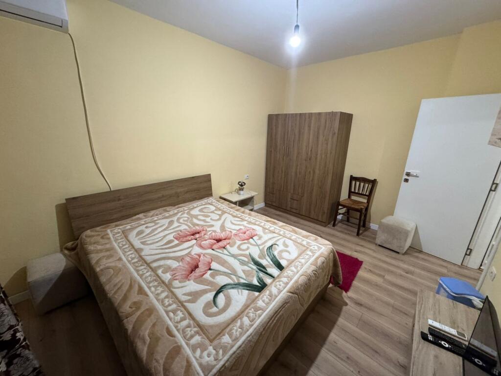 Apartment 1+1 for rent  Address: Fresk Near Tom doshi  4th Floor  Price 300 thousand lek