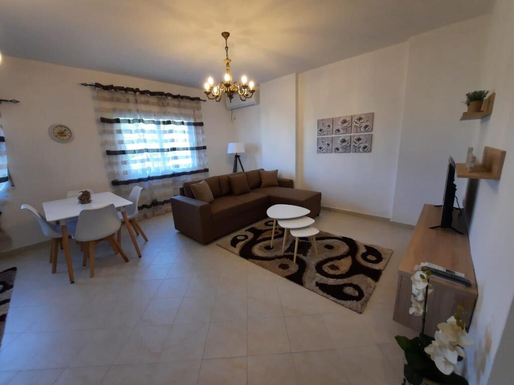 Jepet apartament me qera 1+1 vollga