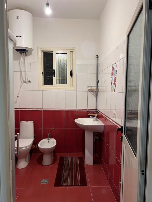 JEPET SHTEPI PRIVATE ME QIRA VLORE!!