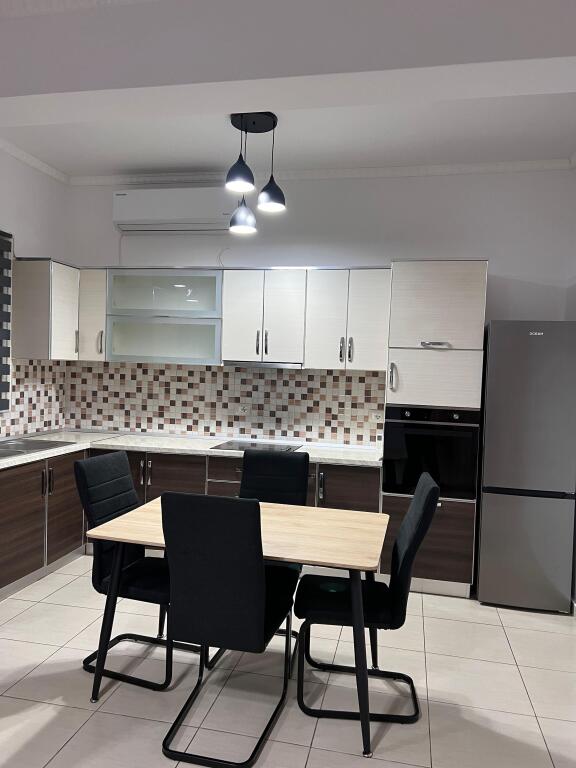 JEPET SHTEPI PRIVATE ME QIRA VLORE!!