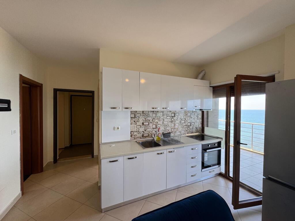 Jepet apartament me qera 3+2+4 Vollga Durres