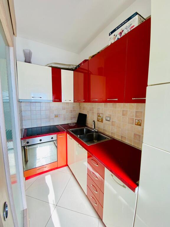 Jepet apartament me qera 2+1+2 me pamje fantastike nga deti ne vollga durres