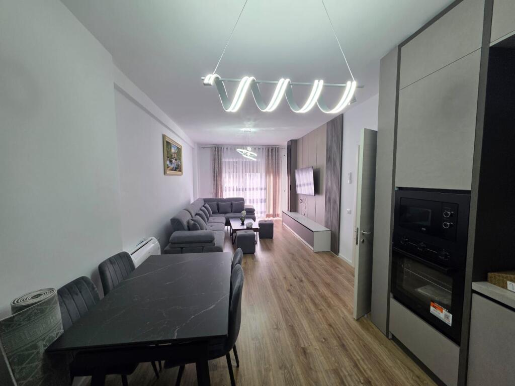 Laprak Jepet Apartament 2+1 Me Qera