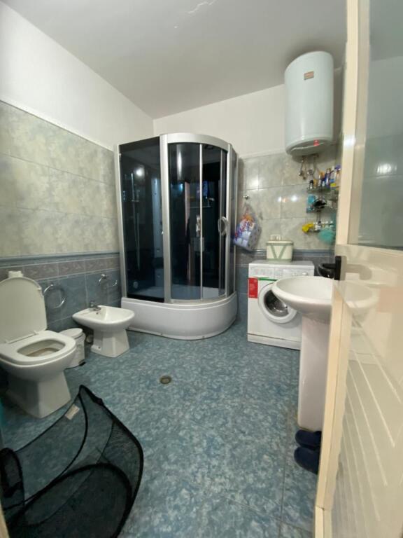 Jepet me qira apartament 2+1 në qendër të Durrësit, pranë Poliklinikës