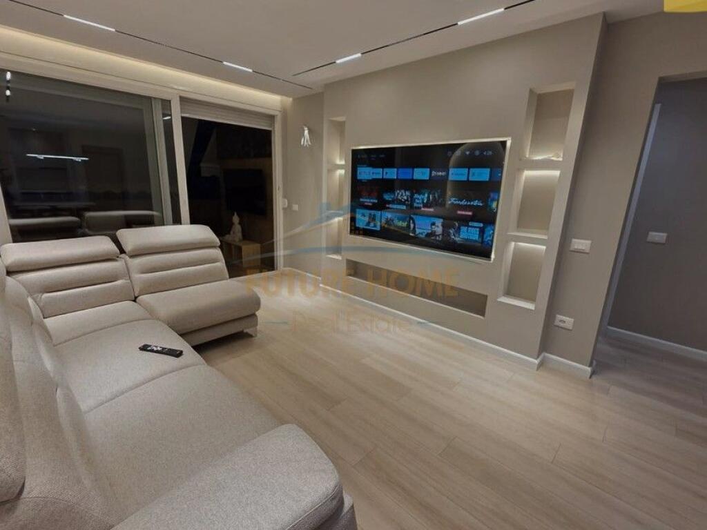 For sale, Apartment 2+1+2, Former Exhibition, Tirana