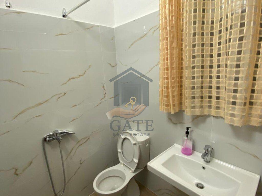 Jepet me Qira Kati i Parë i një Vile Ne Ish Kenet Durres