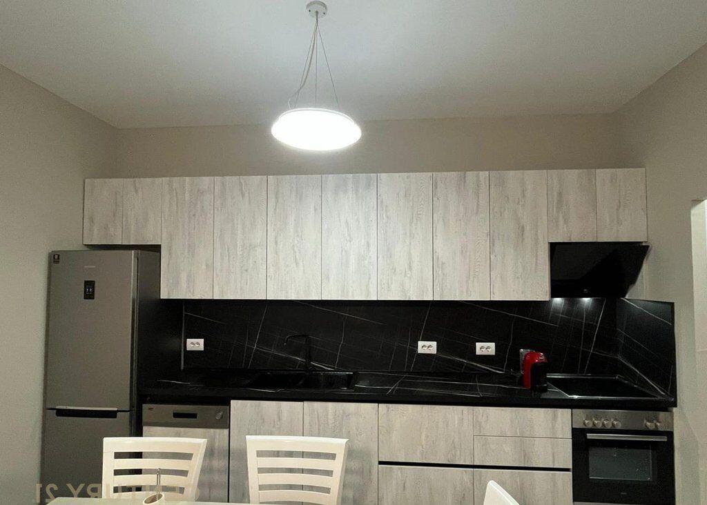 Jepet me qira shtëpi private me oborr në Tiranë, zona Saukut, “Te Pamja”.