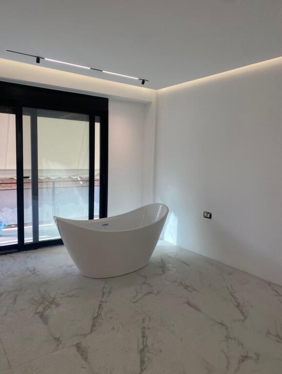 🏢 Affittasi 3 Appartamenti Separati – Ideali per Airbnb | Myslym Shyri