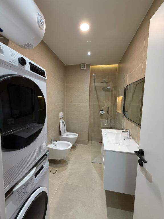 🏡 Apartament 1+1 me Qira – Komuna e Parisit (pranë Kika 2)