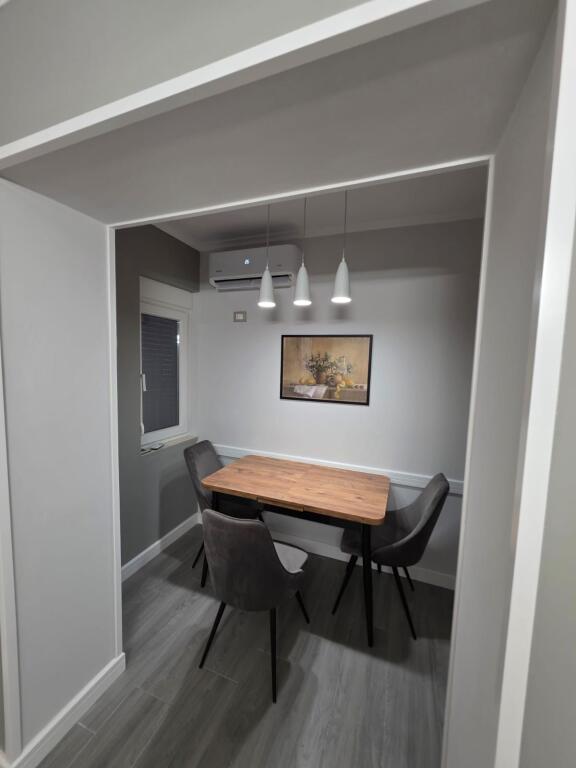 Apartament 1+1 me qira tek Shkolla e Kuqe