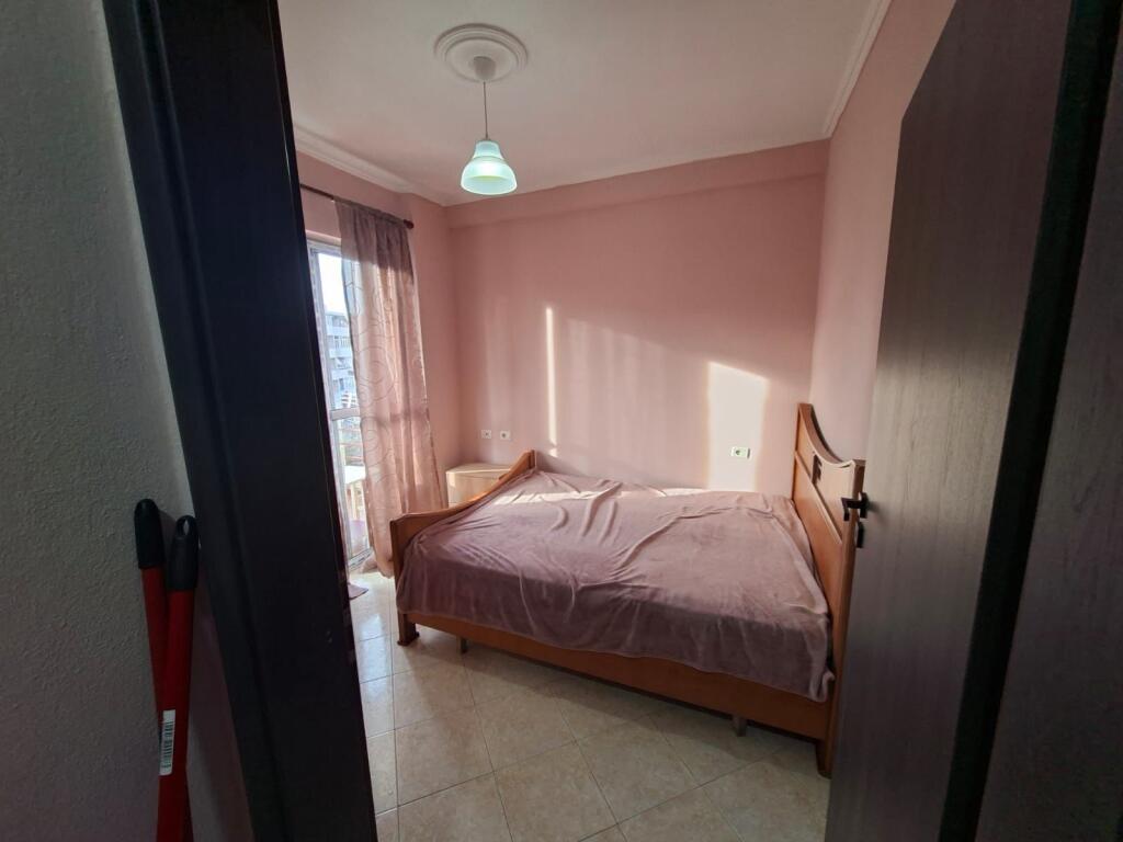 Jepet me qira 1+1 Fresku 30.000 leke