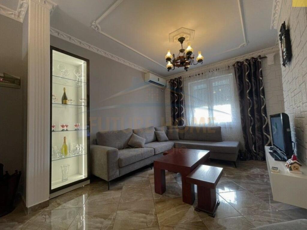 Qera, Apartament 2+1+2, Bllok