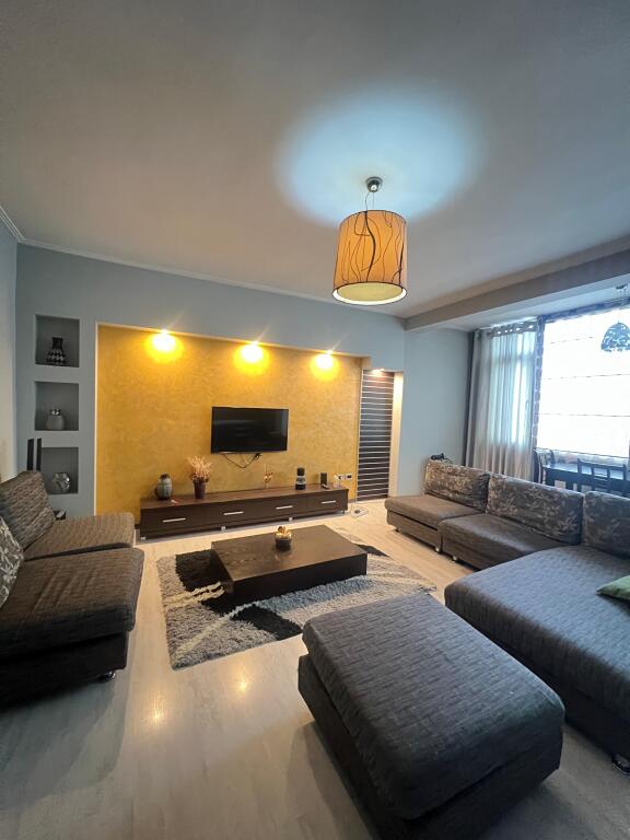 In affitto 2+1+2 presso l'ex Esposizione