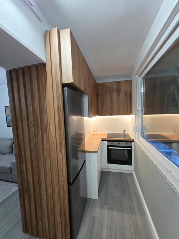 Apartament 1+1 me qira tek Shkolla e Kuqe