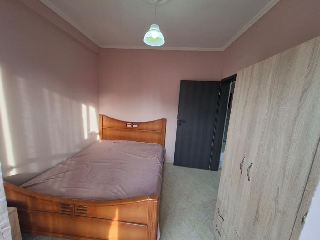 Jepet me qira 1+1 Fresku 30.000 leke