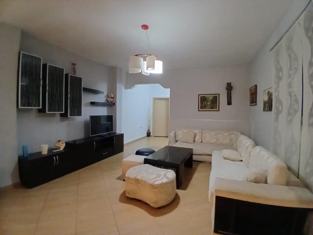 Jepet Me Qera Apartament 2+1