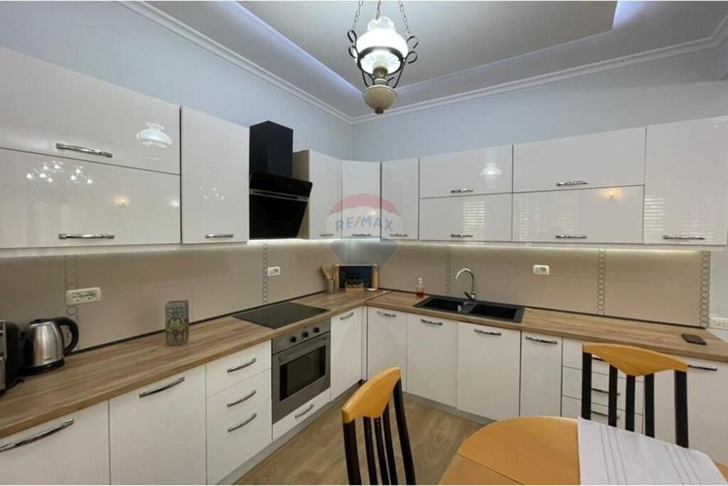 Apartament me qera 2+1 te rruga. Mihal Duro