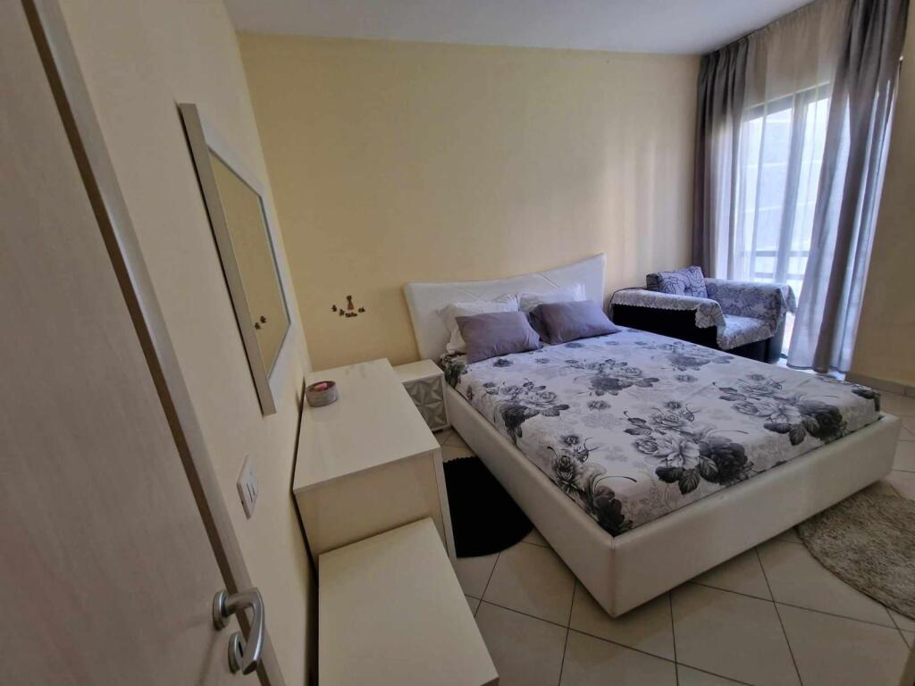 Appartamento 1+1 in AFFITTO presso i Palazzi Cabej, Pasticceria "LIKA"