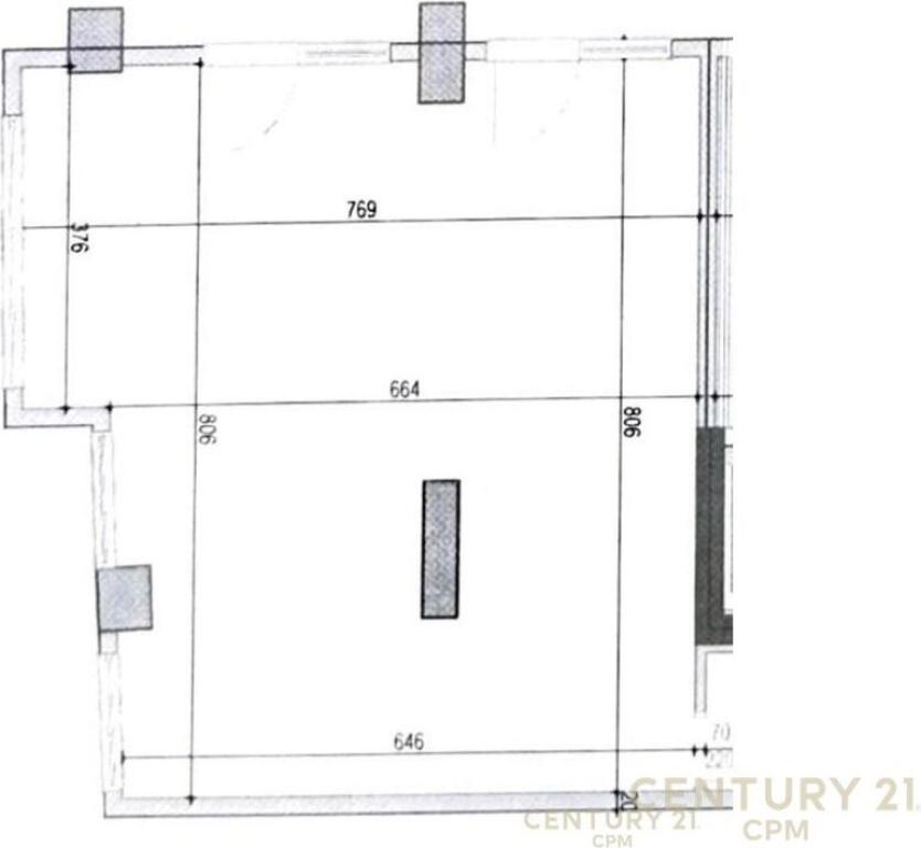 Locale commerciale in affitto nel centro di Tirana, tra via Hoxha Tahsim e via Qemal Stafa.
