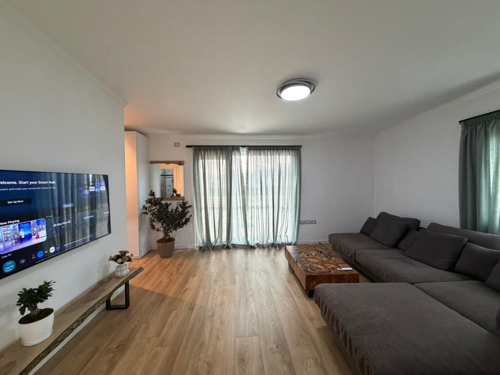 Apartament 2+1+Verande per qira ne Bllok.