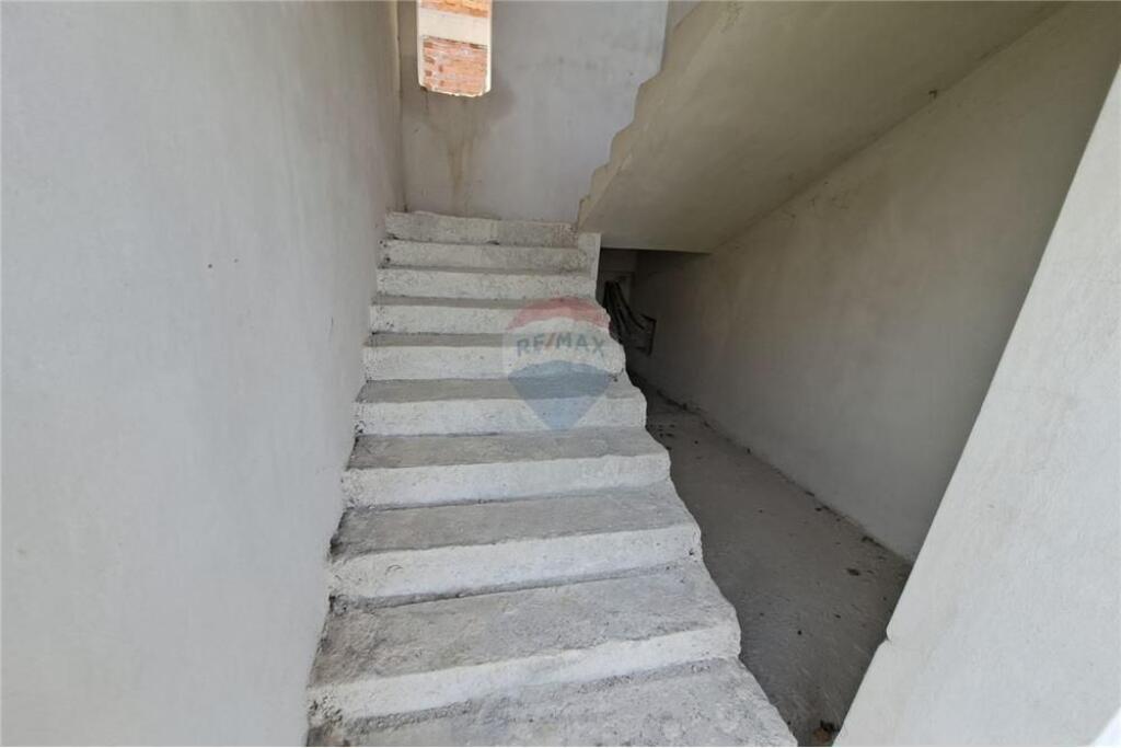 3-storey building, Vlore