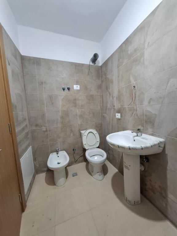 5 Maji Shitet Apartament 2+1+2