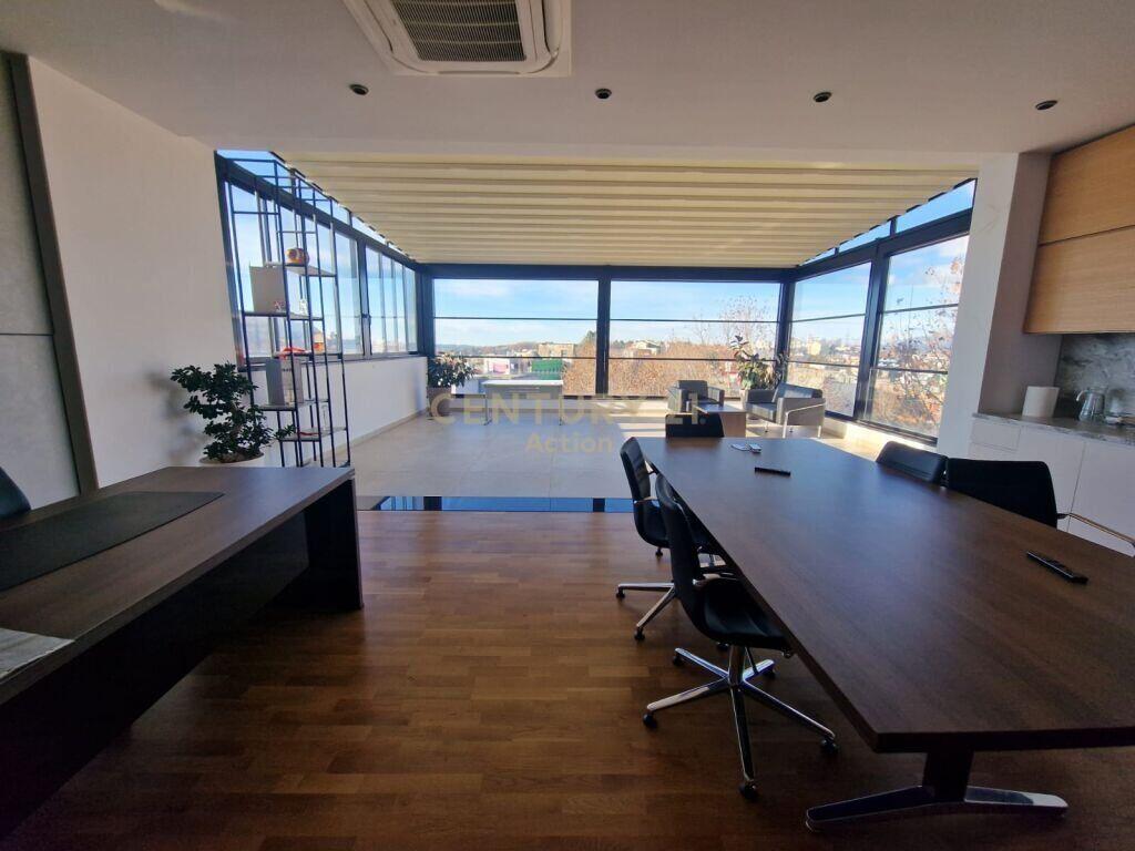 SAUK, 5-STORY BUILDING FOR RENT ON MAIN STREET!