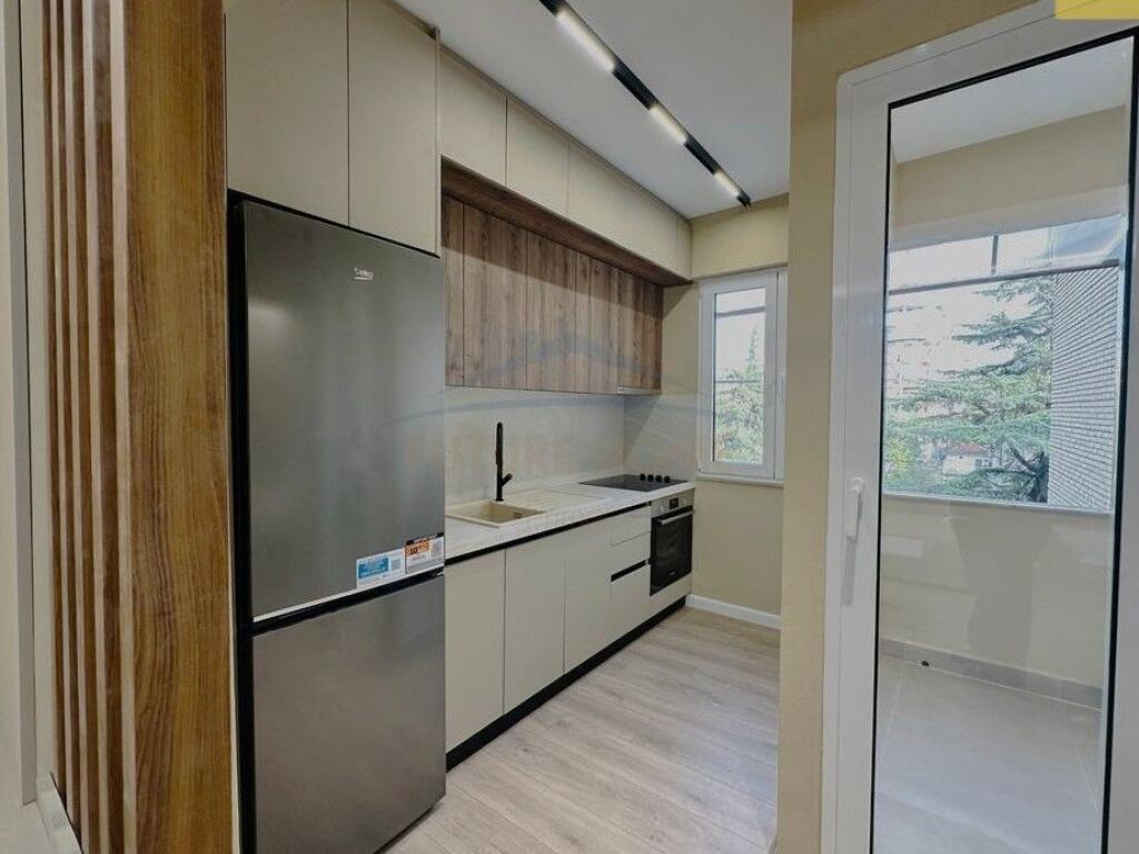 Shitet Apartament 1+1, Mozaiku i Tiranes , 21 dhjetori