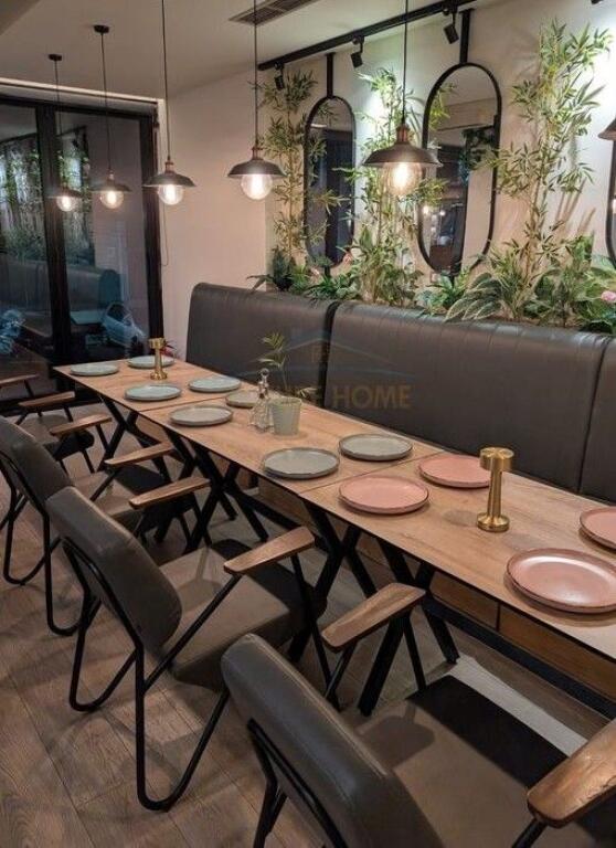 Shitet, Biznes Bar Lounge, prane Pallatit me Shigjeta, Tirane