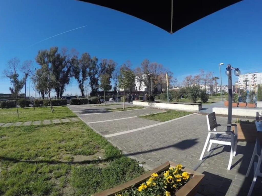 SHITET SUPER APARTAMENT 3+1+2 ,  PRANE STACIONIT TRENIT ,  DURRËS