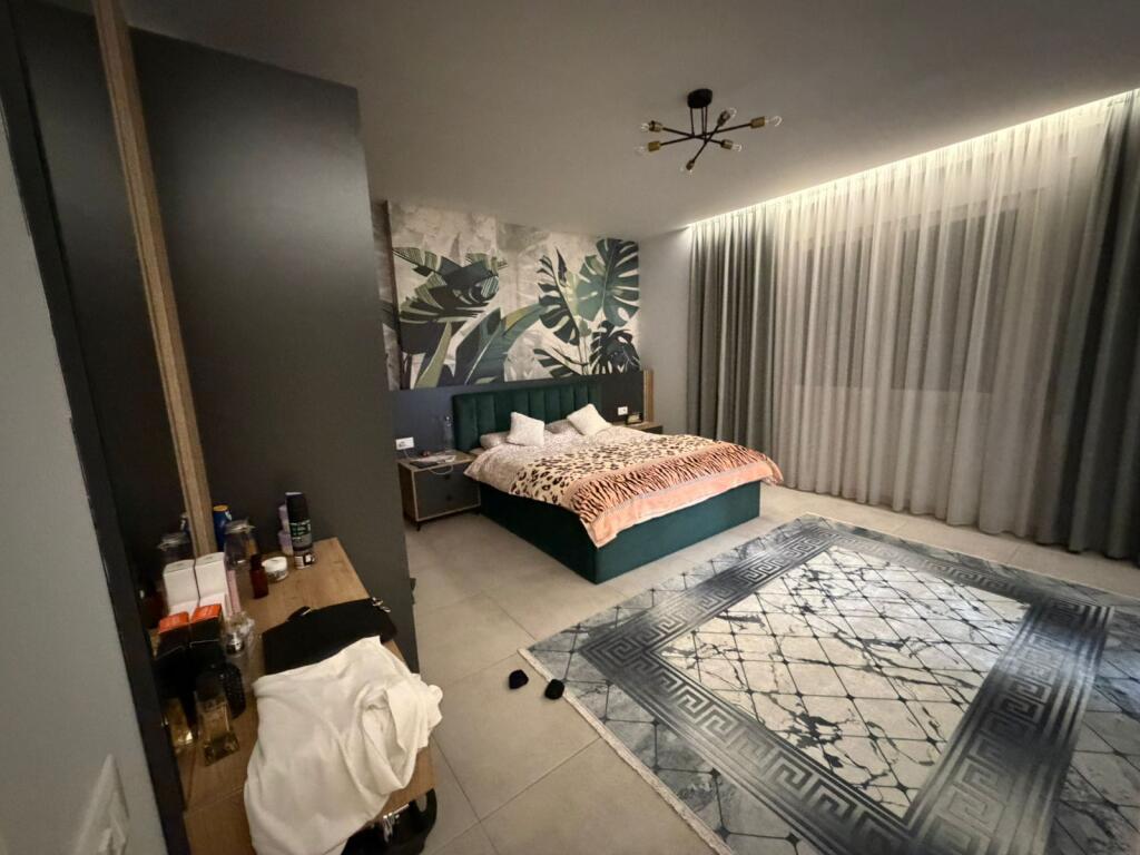 Shitet apartament 2+1+ Post Parkimi ne  Astir tek Green City