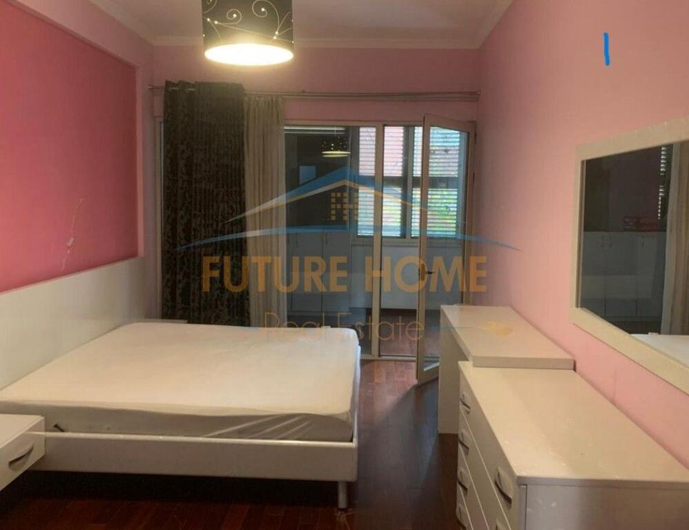 Shitet, Apartament 2+1+2+Post Parkimi, Rruga Marko Bocari