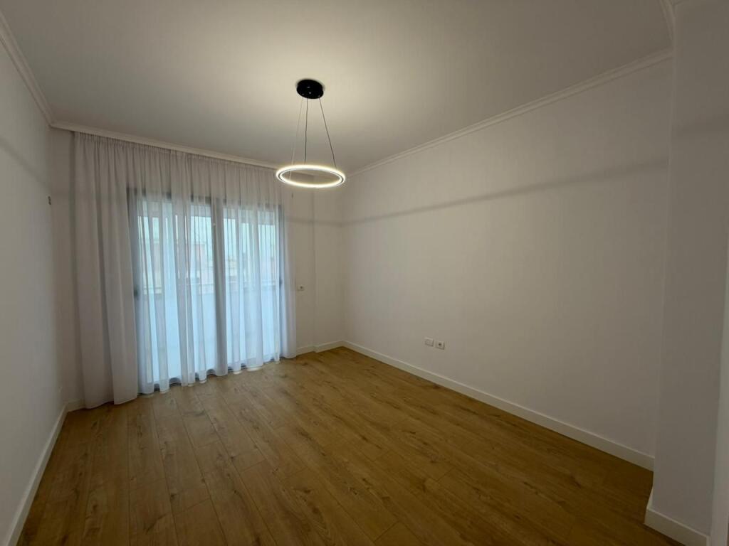 Apartament 2+1 per shitje prane Hotel Marinaj ne Astir.