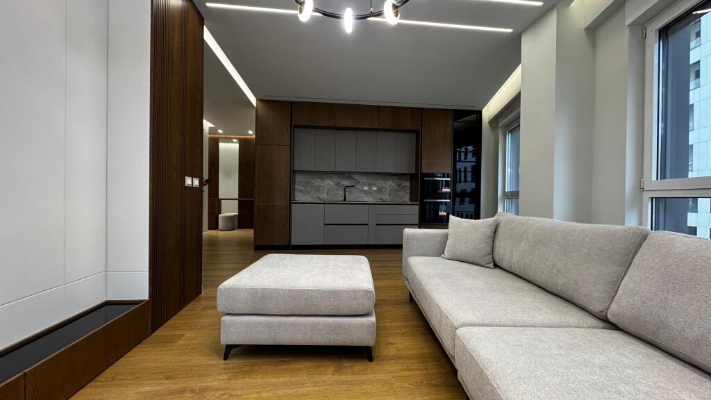 2+1 Apartment for rent at 21 Dhjetori!