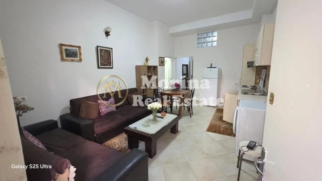 Qera, Apartament  1+1, Fresku, 300 Euro