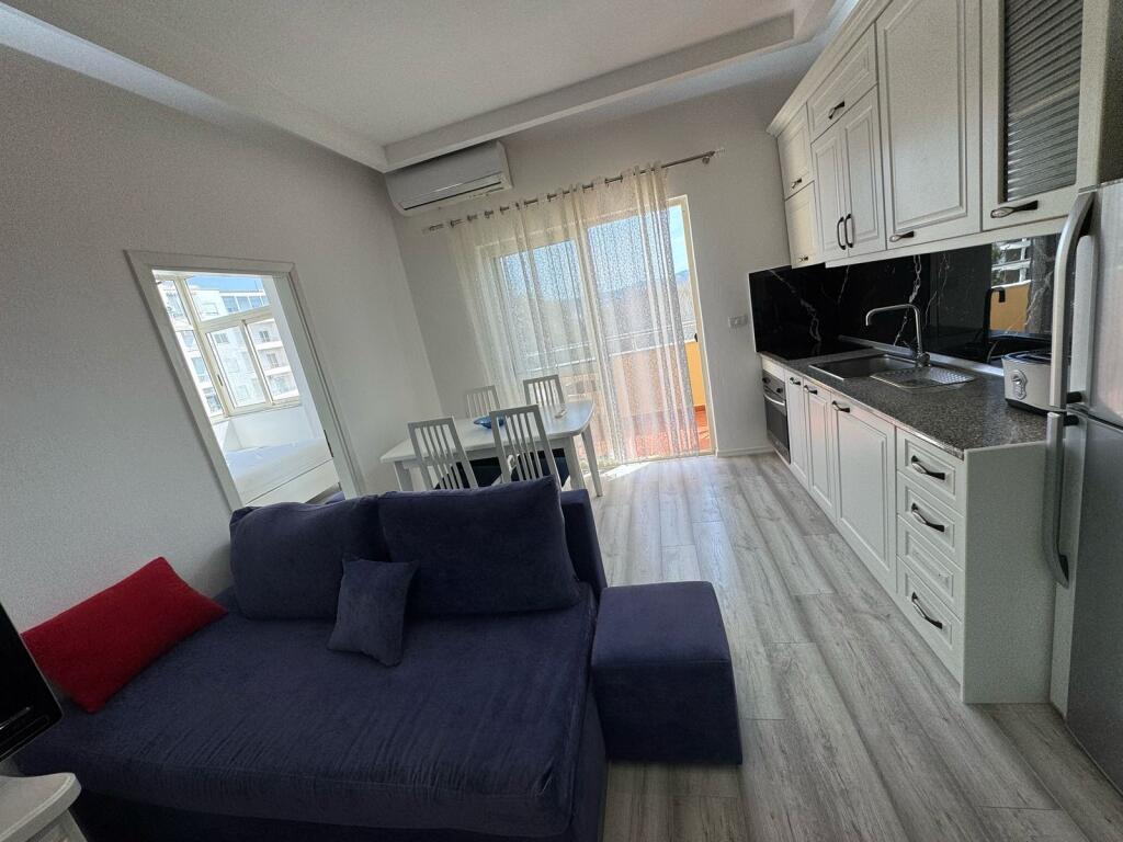 SHITET APARTAMENT 1+1 ME PAMJE DETI – PLAZH ILIRIA, DURRËS