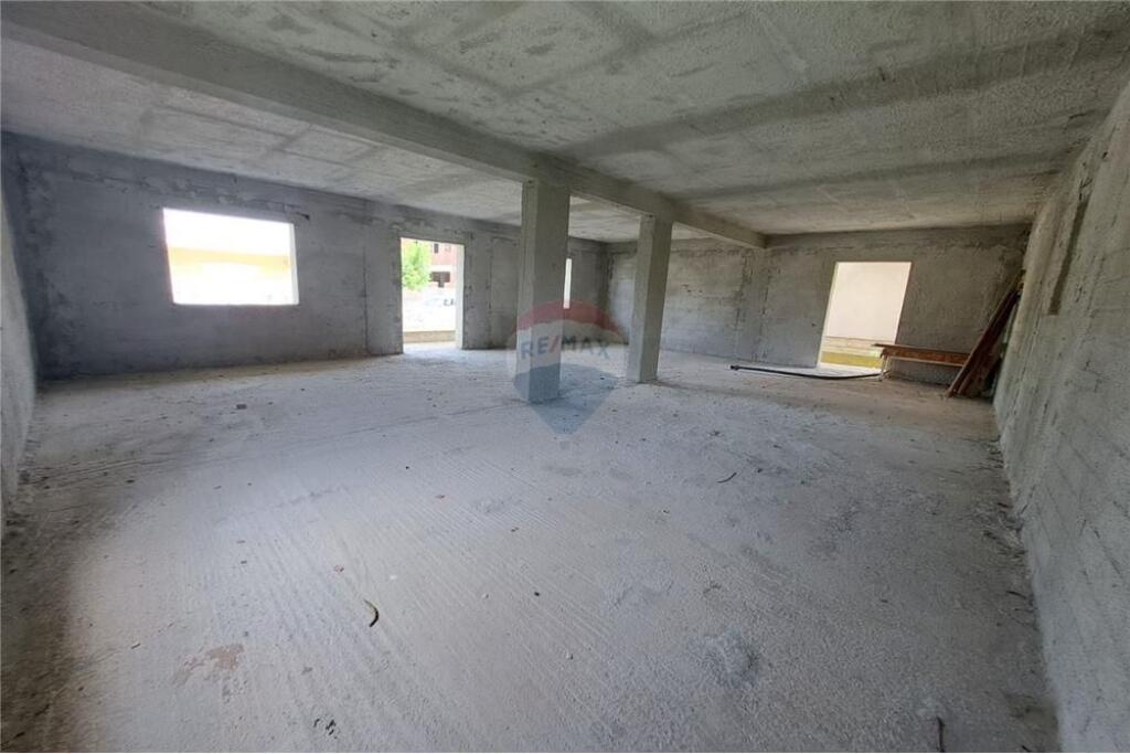 3-storey building, Vlore