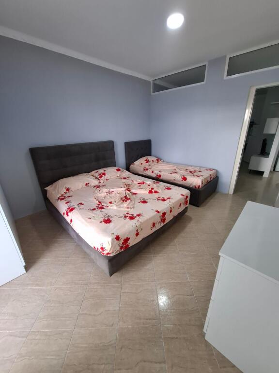 Jepet apartament me qera 1+1