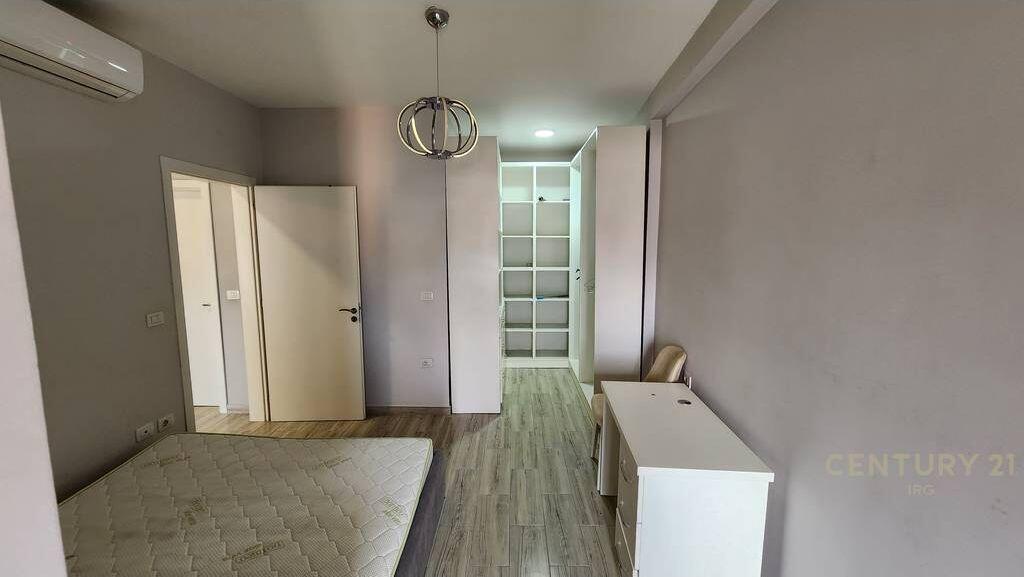 Në shitje apartament 2+1 në zonën e 21 Dhjetorit, në pallat të ndërtuar së fundmi.