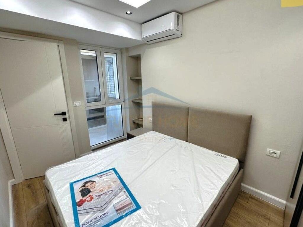 Shitet Apartament 1+1, Mozaiku i Tiranes , 21 dhjetori